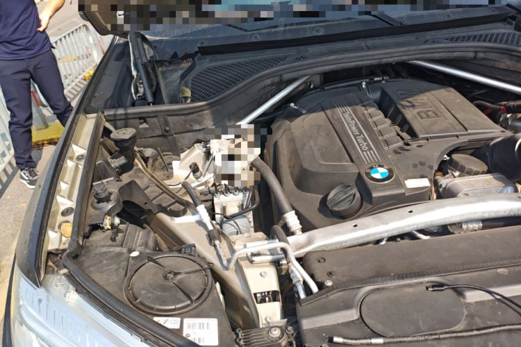 Used BMW X6 2015 xDrive35i Luxury Edition Engine Bay Right