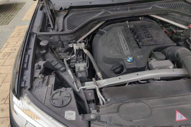 Used BMW X6  Engine Bay Right
