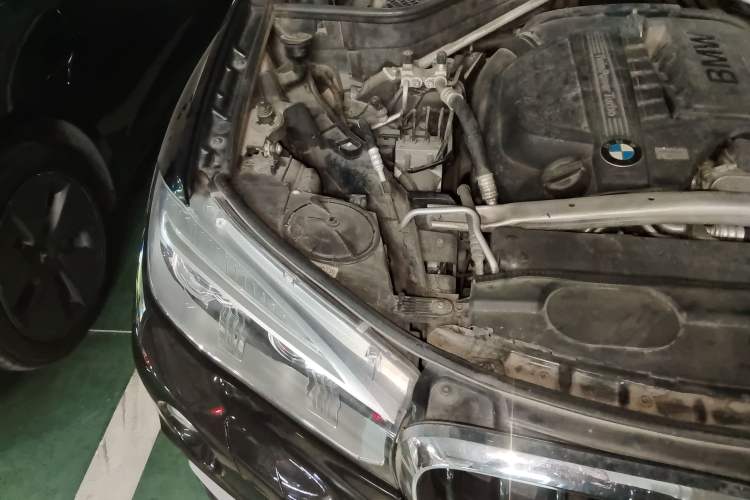 Used BMW X6 2015 xDrive35i Luxury Edition Engine Bay Right