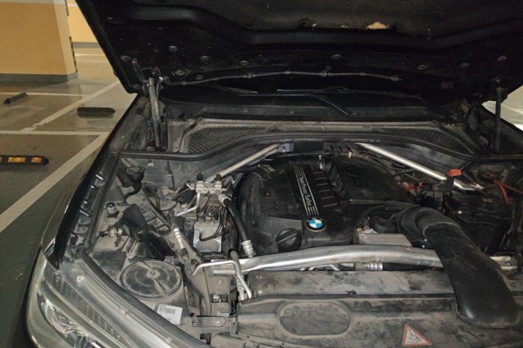 Used BMW X6 2015 xDrive35i Leading Model Engine Bay Right