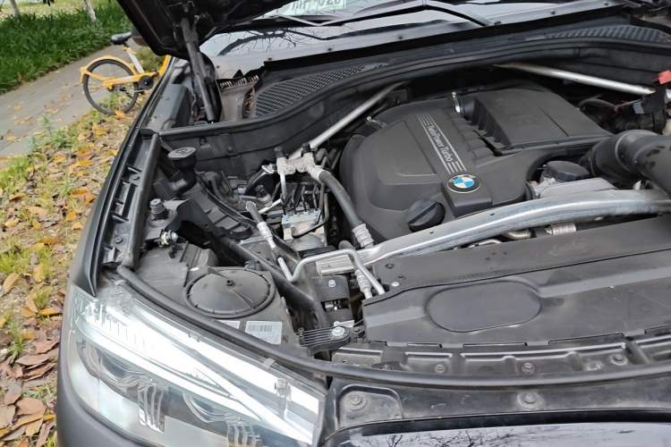 Used BMW X6 2015 xDrive35i Leading Model Engine Bay Right