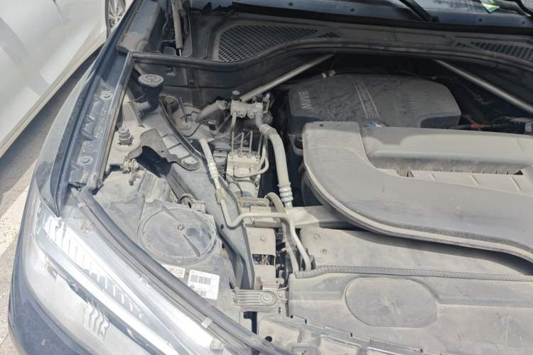 Used BMW X6 2015 xDrive28i Engine Bay Right