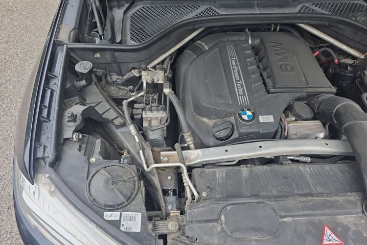 Used BMW X6 2015 xDrive35i Luxury Edition Engine Bay Right