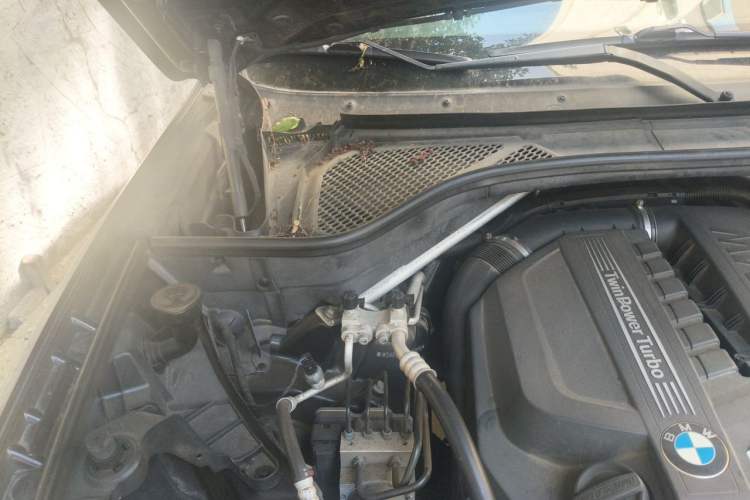 Used BMW X6 2015 xDrive35i Leading Model Engine Bay Right