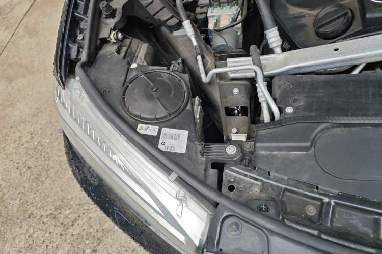 Used BMW X6 2015 xDrive35i Luxury Edition Engine Bay Right