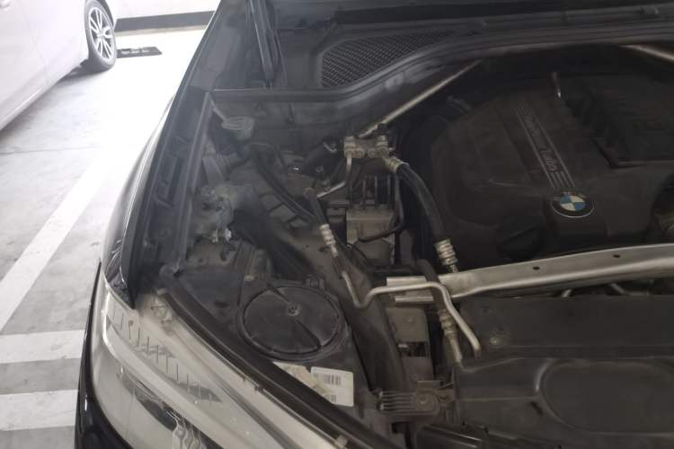 Used BMW X6 2015 xDrive35i Leading Model Engine Bay Right