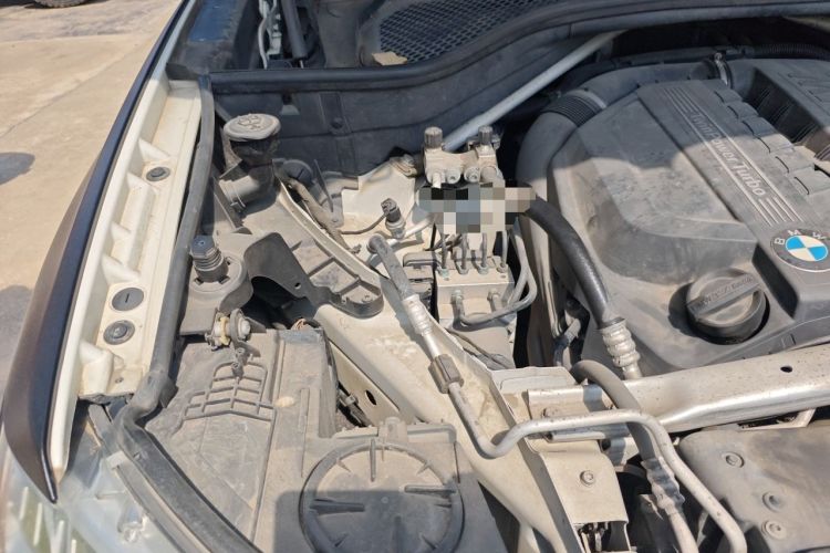 Used BMW X6 2015 xDrive35i Leading Model Engine Bay Right