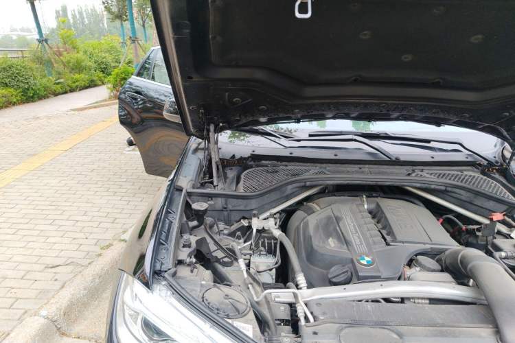 Used BMW X6 2015 xDrive35i Luxury Edition Engine Bay Right