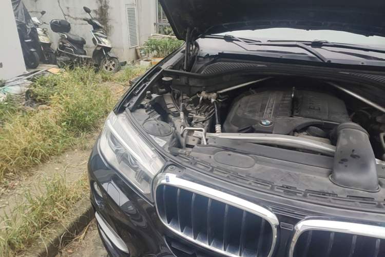 Used BMW X6 2015 xDrive35i Leading Model Engine Bay Right