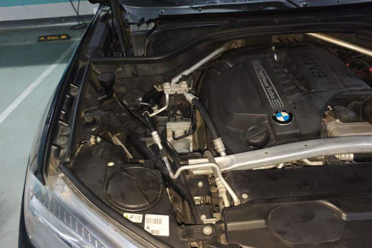 Used BMW X6 2015 xDrive35i Leading Model Engine Bay Right