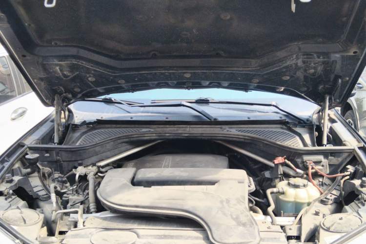 Used BMW X6 2015 xDrive28i Engine Bay