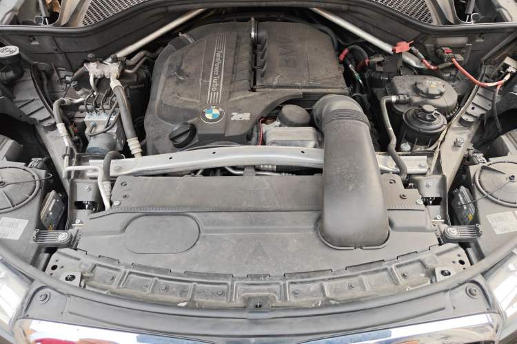 Used BMW X6 2015 xDrive35i Luxury Edition Engine Bay