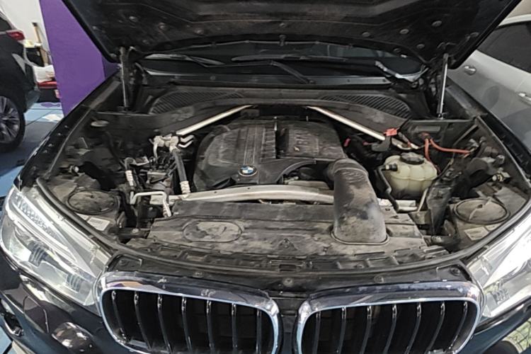 Used BMW X6 2015 xDrive35i Leading Model Engine Bay