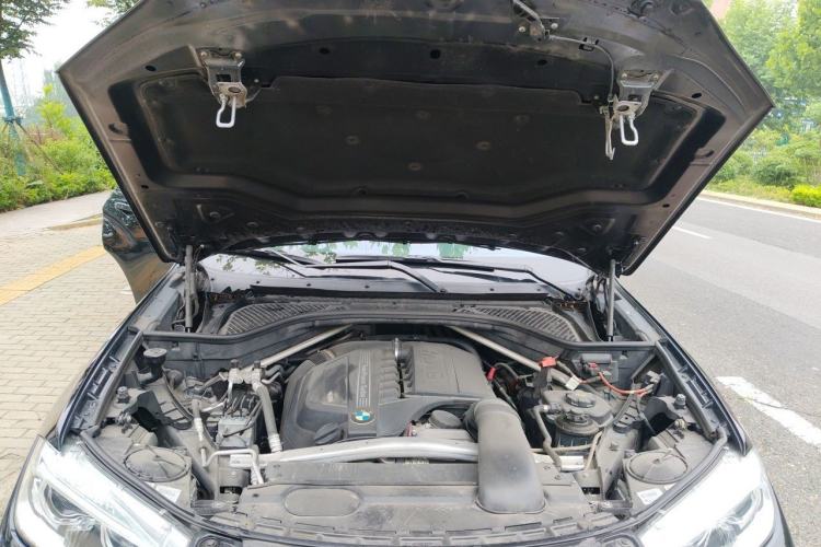 Used BMW X6 2015 xDrive35i Luxury Edition Engine Bay
