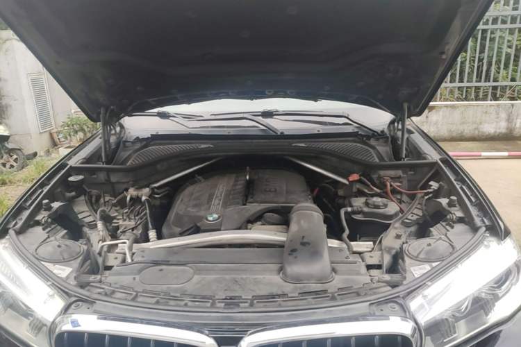 Used BMW X6 2015 xDrive35i Leading Model Engine Bay