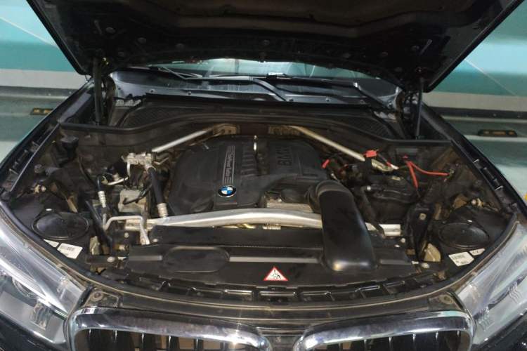 Used BMW X6 2015 xDrive35i Leading Model Engine Bay