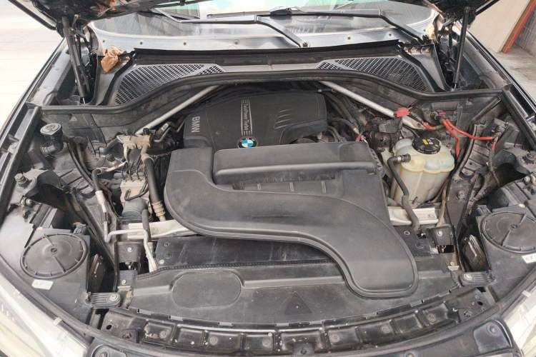 Used BMW X6 2015 xDrive28i Engine Bay