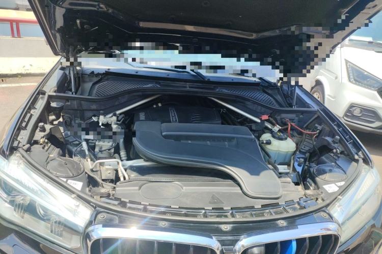 Used BMW X6 2015 xDrive28i Engine Bay