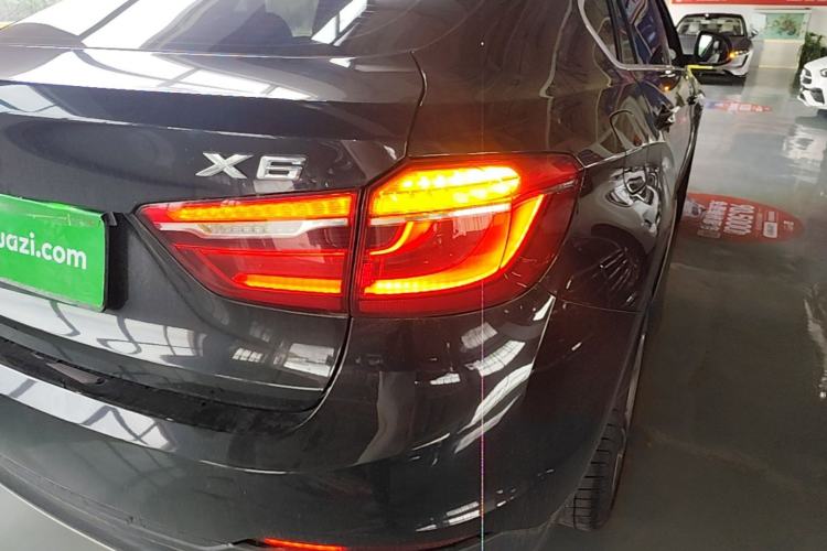 Used BMW X6 2015 xDrive35i Leading Model Exterior 3