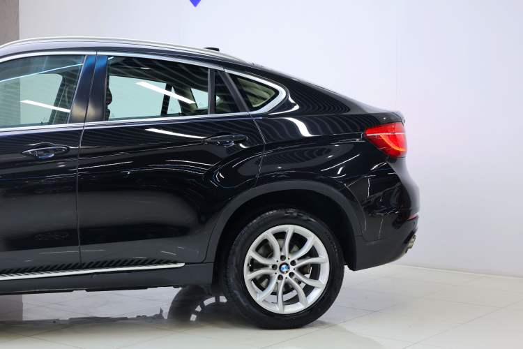 Used BMW X6 2015 xDrive35i Leading Model Exterior 3