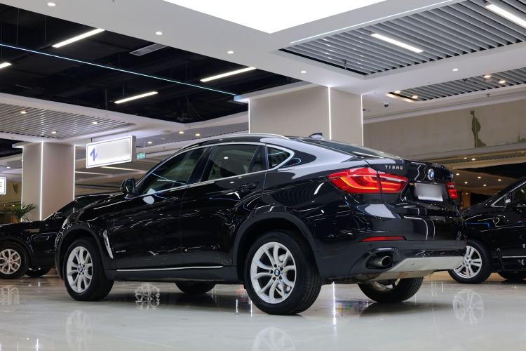 Used BMW X6 2015 xDrive35i Leading Model Exterior 4