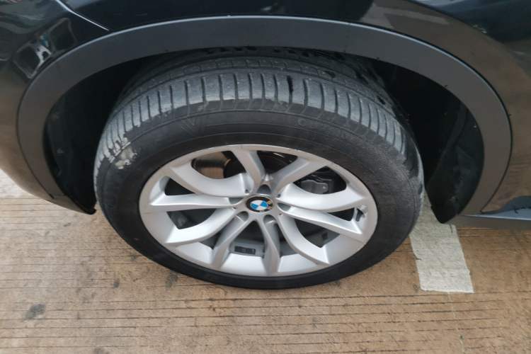 Used BMW X6 2015 xDrive35i Leading Model Exterior 4