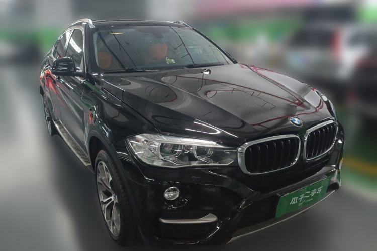 Used BMW X6 2015 xDrive35i Leading Model Front Right 45 Deg