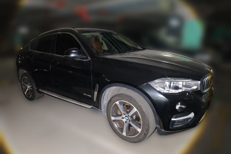 Used BMW X6 2015 xDrive35i Leading Model Front Right 45 Deg