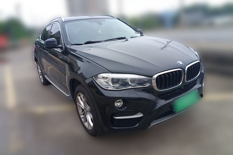 Used BMW X6 2015 xDrive35i Leading Model Front Right 45 Deg
