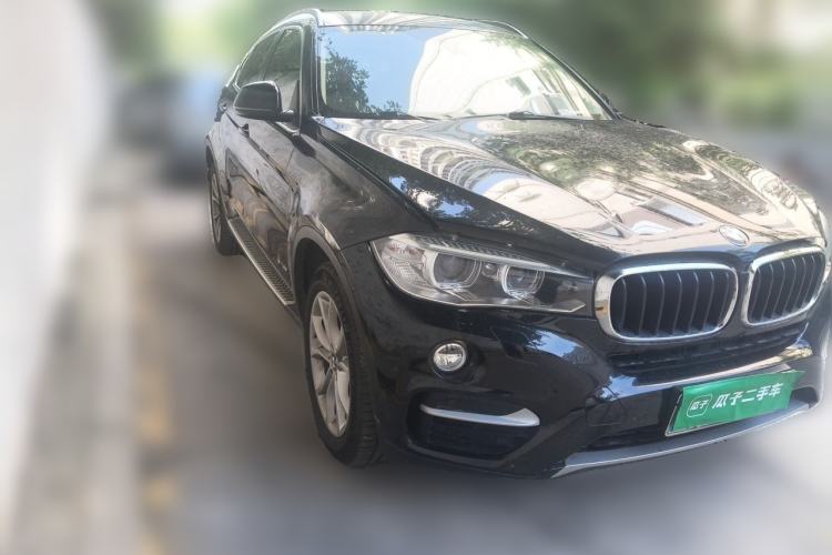 Used BMW X6 2015 xDrive35i Leading Model Front Right 45 Deg