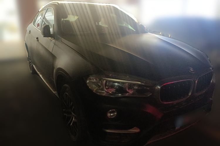 Used BMW X6 2015 xDrive35i Luxury Edition Front Right 45 Deg