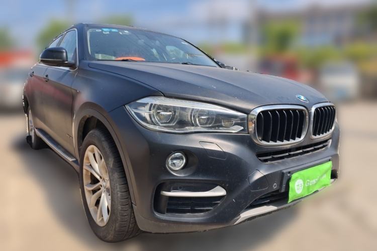 Used BMW X6 2015 xDrive35i Leading Model Front Right 45 Deg