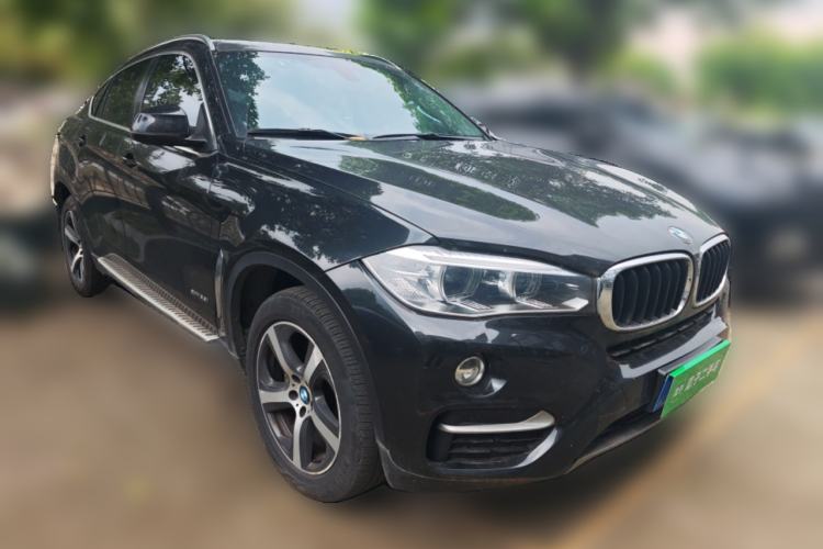 Used BMW X6 2015 xDrive35i Leading Model Front Right 45 Deg