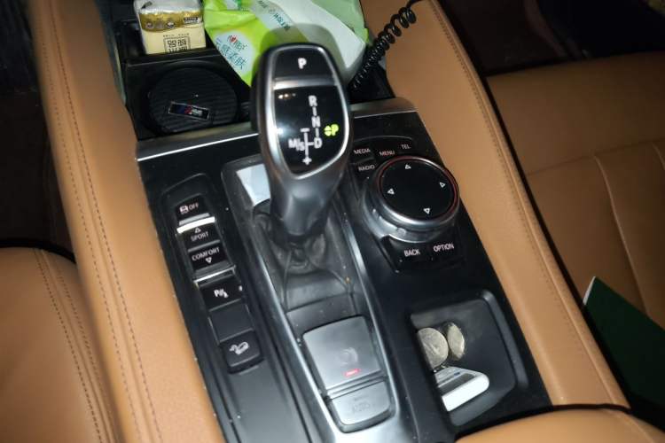 Used BMW X6 2015 xDrive35i Luxury Edition Gear Lever