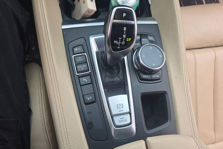 Used BMW X6 2015 xDrive35i Luxury Edition Gear Lever