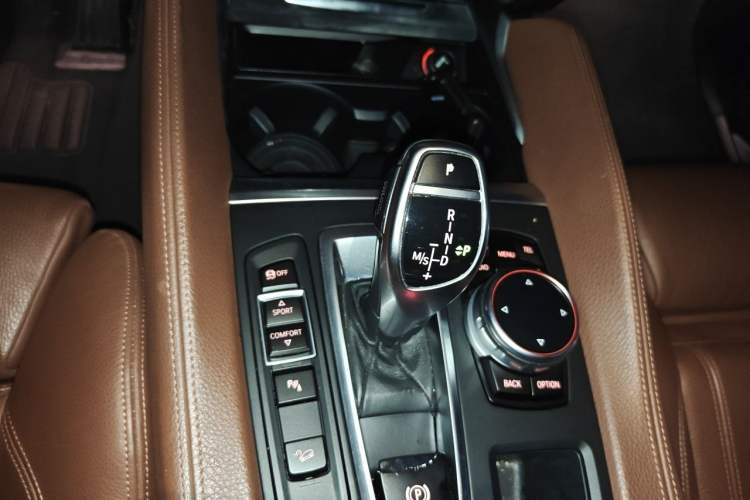 Used BMW X6 2015 xDrive35i Luxury Edition Gear Lever