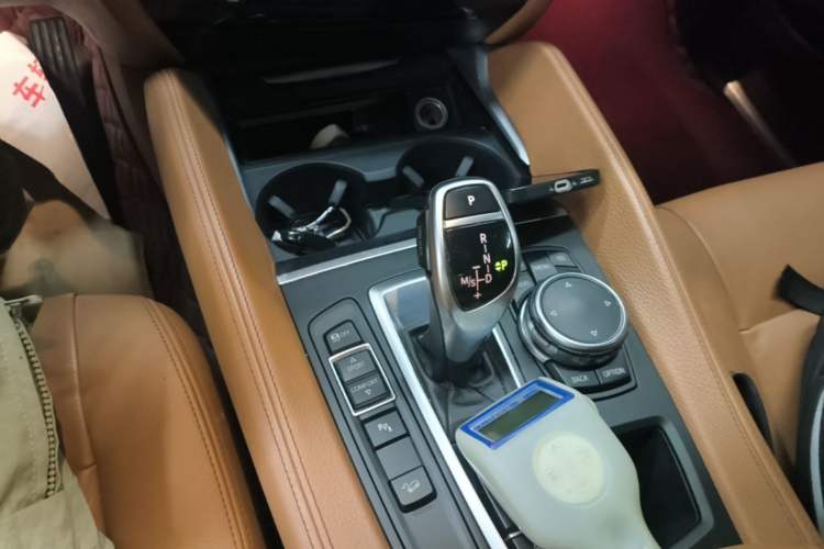 Used BMW X6 2015 xDrive35i Luxury Edition Gear Lever