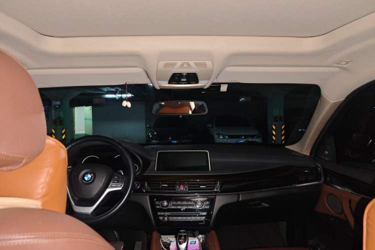 Used BMW X6 2015 xDrive35i Leading Model Headliner