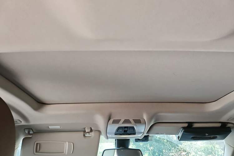 Used BMW X6 2015 xDrive28i Headliner