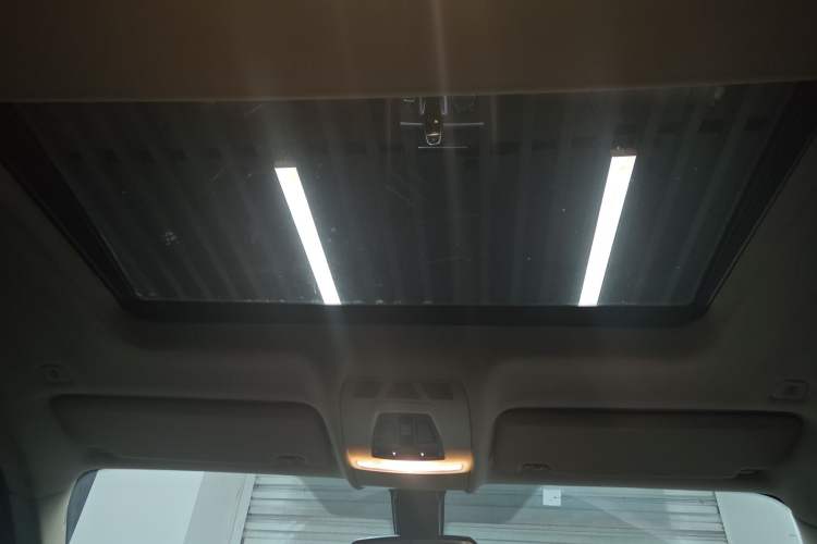 Used BMW X6 2015 xDrive35i Leading Model Headliner