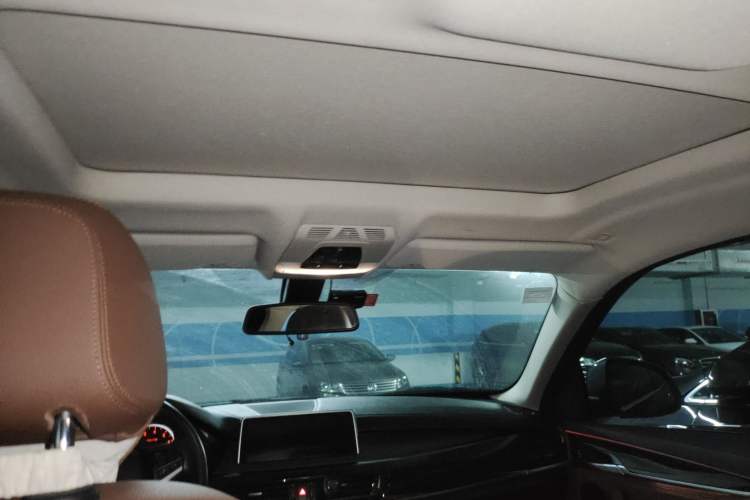 Used BMW X6 2015 xDrive28i Headliner