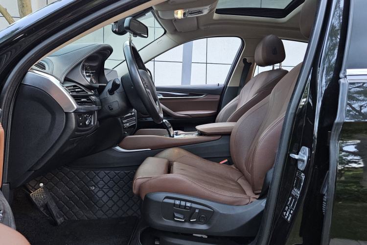 Used BMW X6 2015 xDrive28i Interior 1