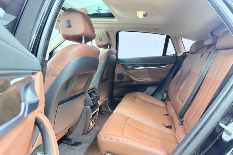 Used BMW X6 2015 xDrive28i Interior 1