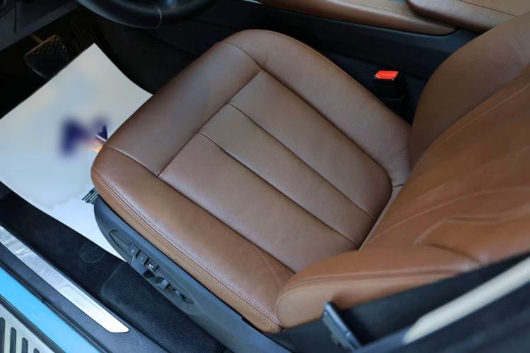 Used BMW X6 2015 xDrive35i Leading Model Interior 11