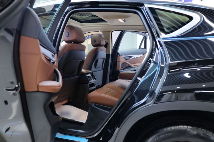 Used BMW X6 2015 xDrive35i Leading Model Interior 12