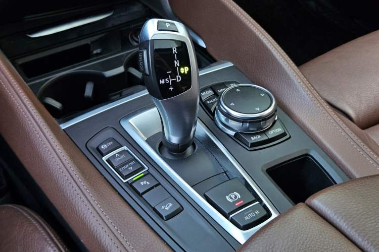 Used BMW X6 2015 xDrive28i Interior 12
