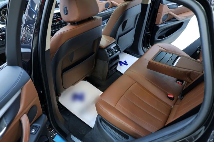 Used BMW X6 2015 xDrive35i Leading Model Interior 14