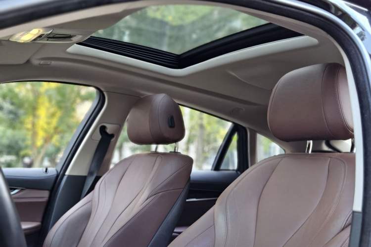 Used BMW X6 2015 xDrive28i Interior 14