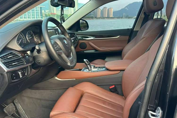 Used BMW X6 2015 xDrive28i Interior 2