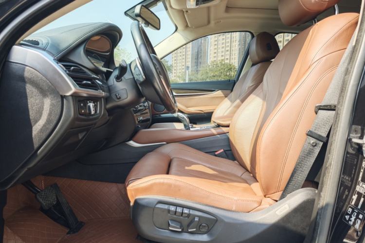 Used BMW X6 2015 xDrive35i Luxury Edition Interior 2